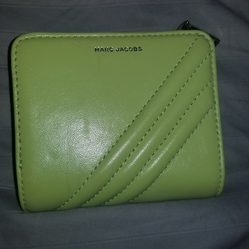 Marc Jacobs The Glam Shot J-Link Mini Compact Wallet